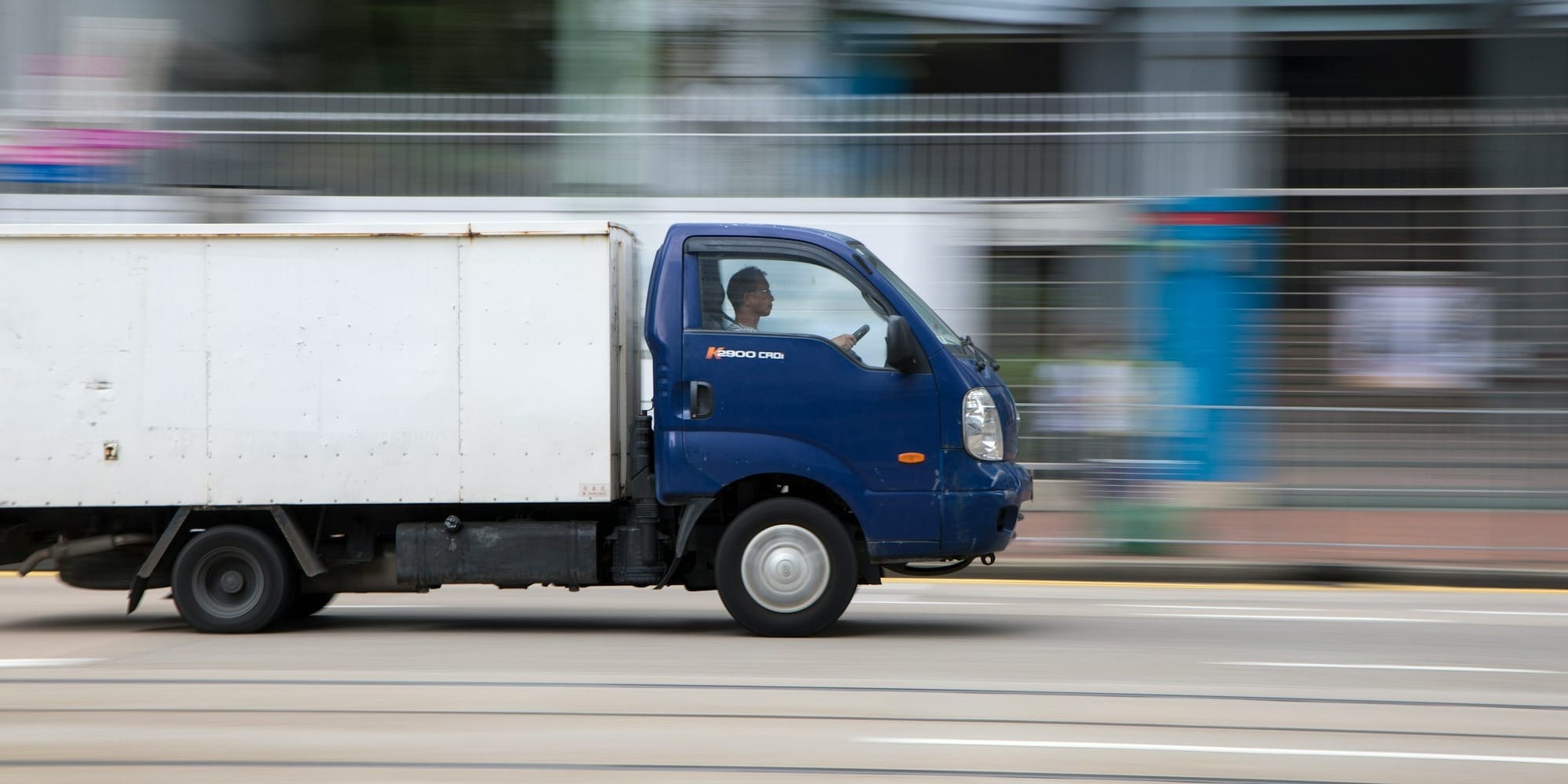 Новые правила для перевозки опасных грузов: Кыргызстан внедряет ДОПОГ