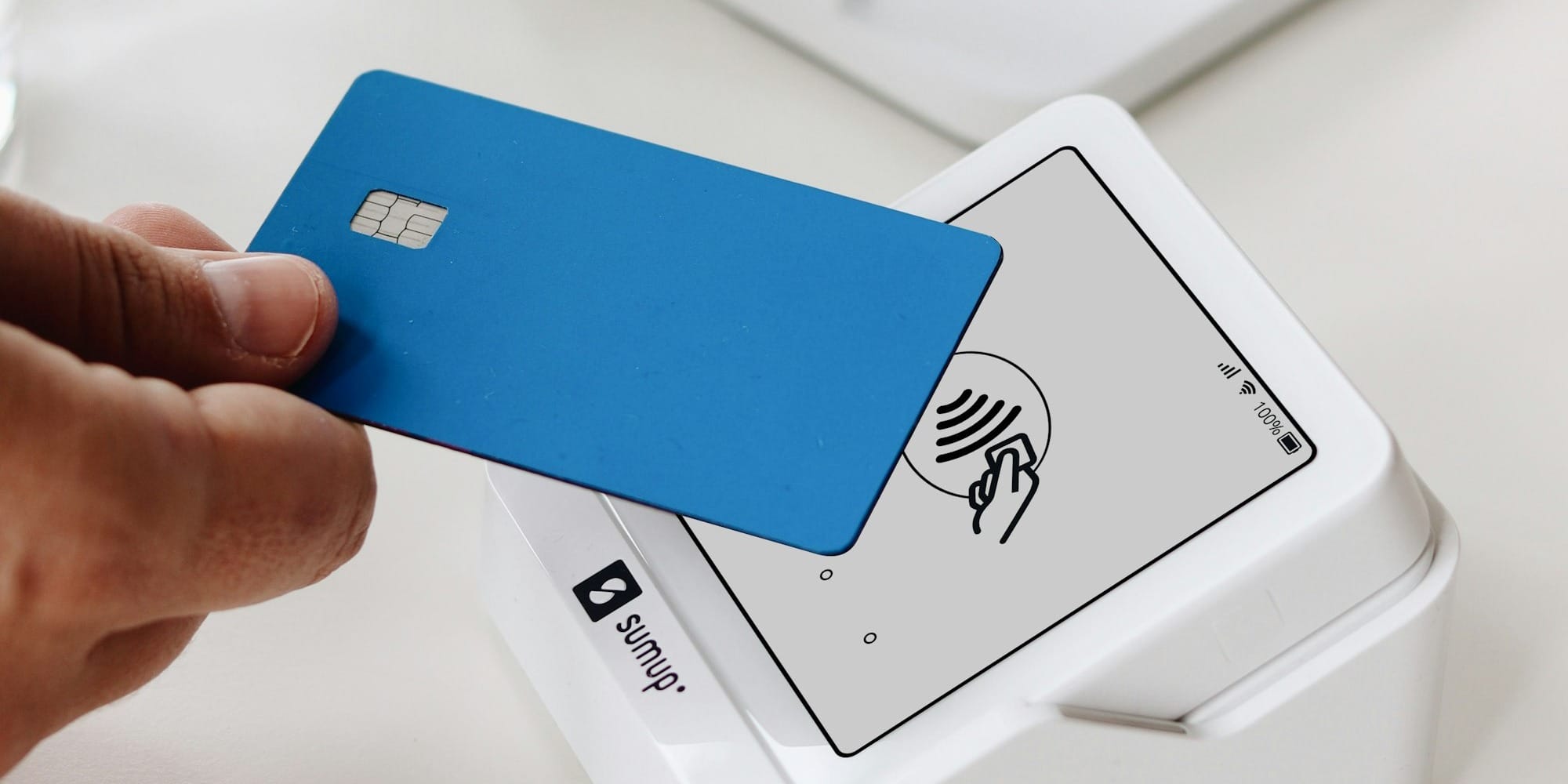 Нацбанк Кыргызстана отозвал лицензии у платежного оператора «Карт Флай» — причины