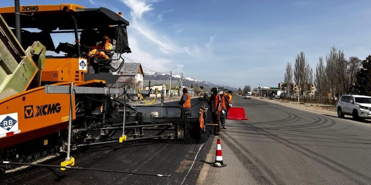 На Иссык-Куле возобновили строительство дорог к туристическим зонам