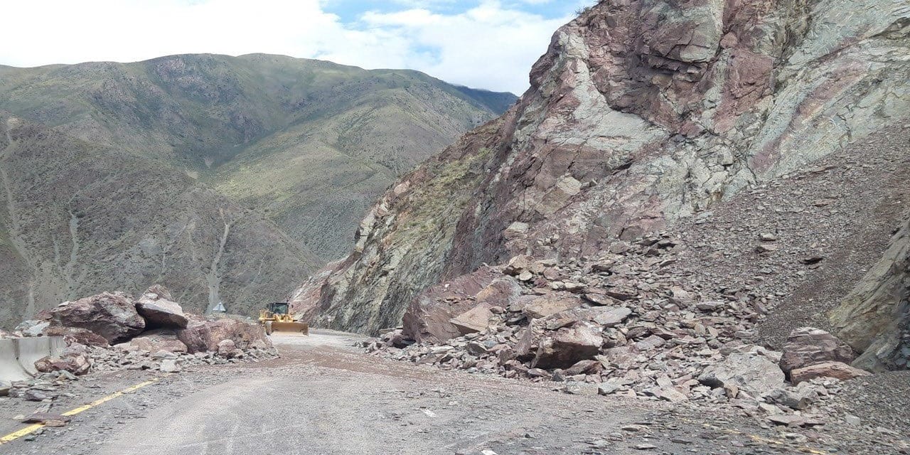 «Половину украли»: Орунбеков о хищениях при стройке альтернативной дороги Север — Юг и сроках ее ввода