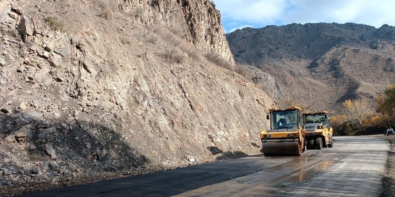 Дорогу Ала-Бука — Жаны-Базар — Кировка укрепляют под большегрузы до 11.5 тонн на ось