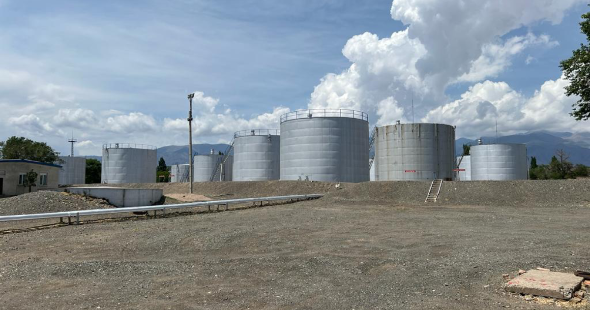 В Балыкчы есть риск утечки нефти в озеро Иссык-Куль - депутаты ЖК изображение публикации