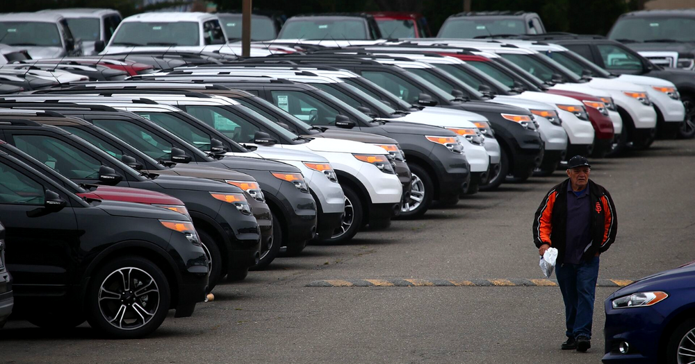 В Кыргызстане цены на машины за год выросли на 15%-25% — гендиректор Mashina.kg изображение публикации