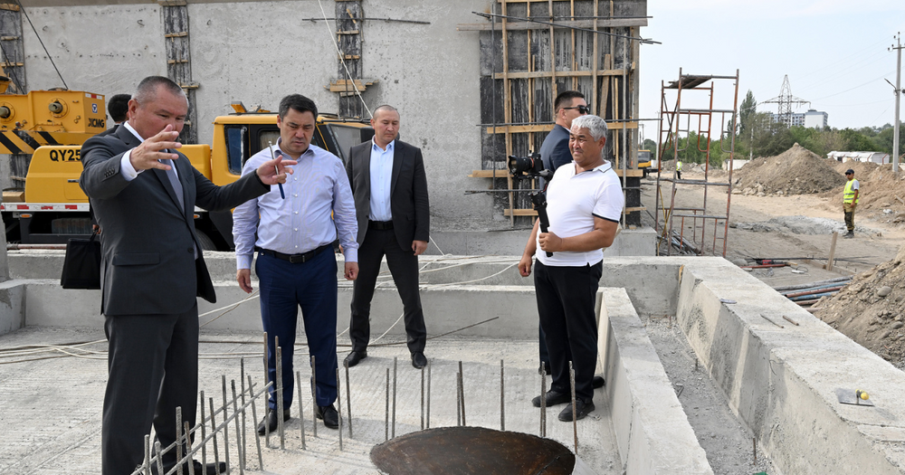 Садыр Жапаров поручил в течение месяца обеспечить жителей Оша питьевой водой изображение публикации