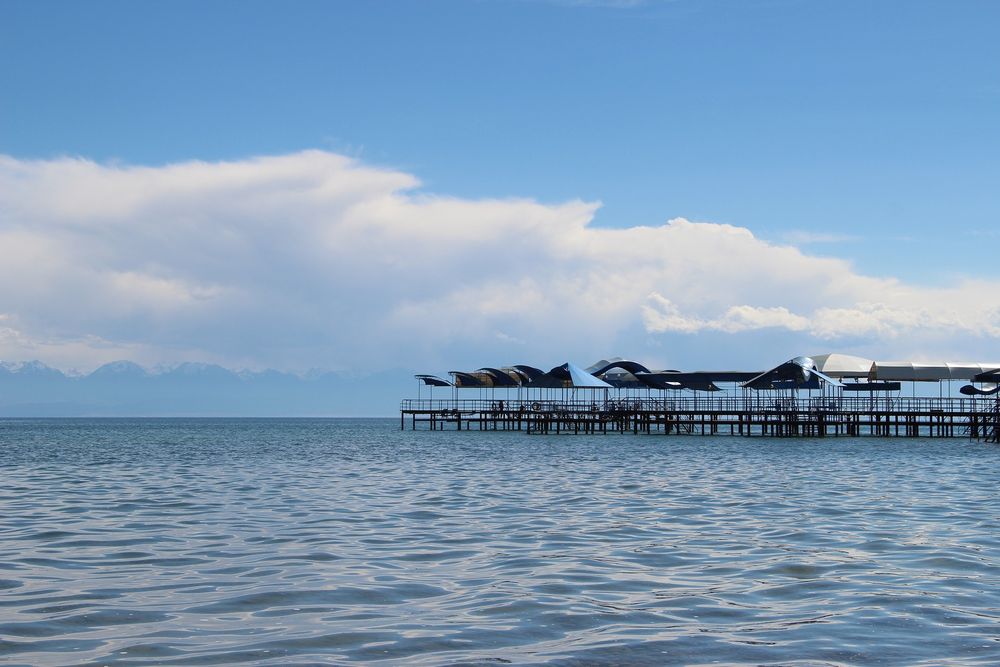 На Иссык-Куле планируют построить три современных муниципальных пляжа – аким изображение публикации