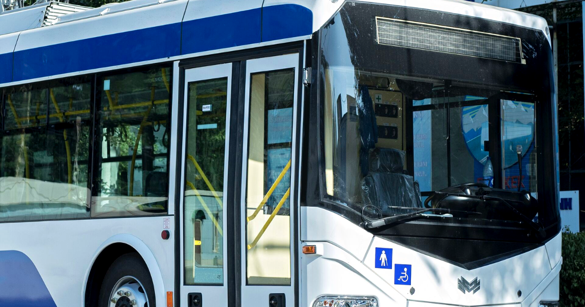 Водителей автобусов и троллейбусов будут увольнять за принятие оплаты наличкой изображение публикации