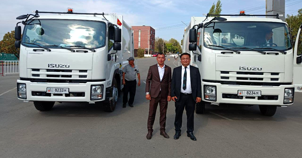 Мэрии Кызыл-Кии передали пассажирские автобусы и мусоровозы на $532 тысячи изображение публикации