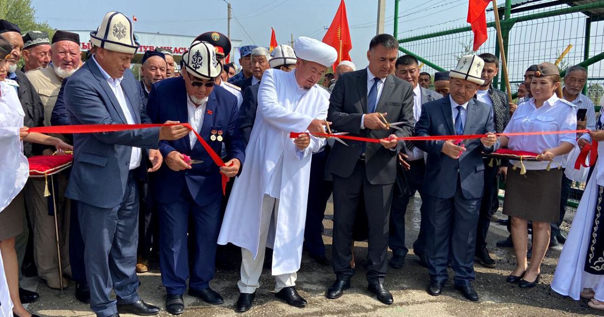 На границе Кыргызстана с Узбекистаном возобновили работу два КПП изображение публикации