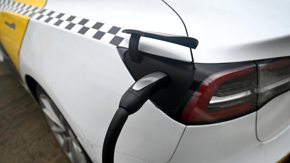 Все, что нужно знать об экотакси в Бишкеке и инфраструктуре для электрокаров в Кыргызстане — обзор Economist.kg изображение публикации