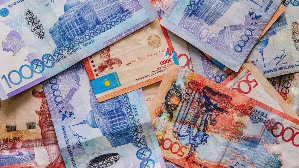 Тенге подешевел более чем на 1% - официальные курсы валют изображение публикации