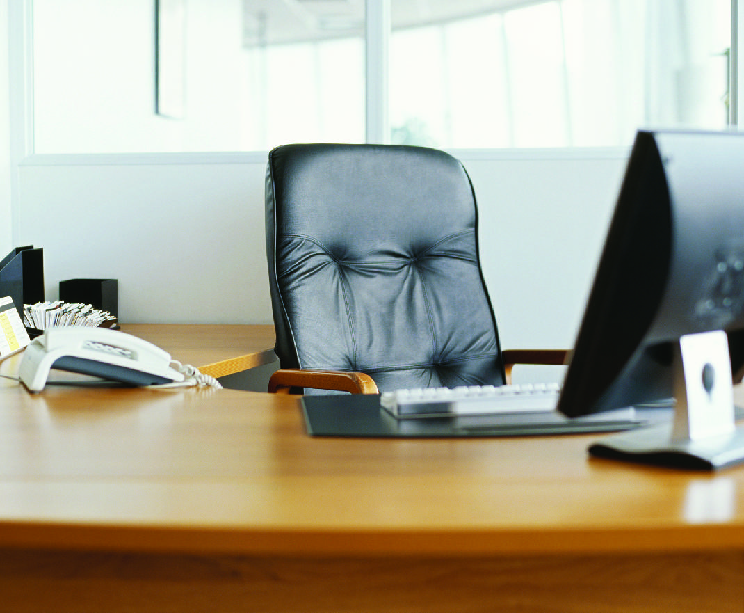 Глава кабмина КР сократил 14 заместителей руководителей госведомств изображение публикации