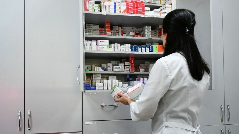 С 1 ноября в Кыргызстане начнут работать 46 государственных аптек — Алымкадыр Бейшеналиев изображение публикации