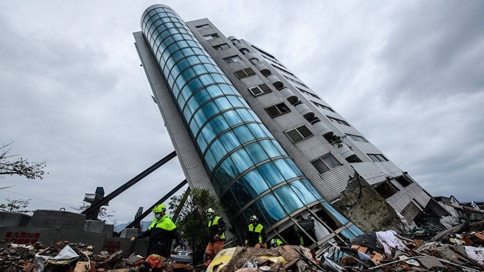 "За создание НКО до 10 лет тюрьмы, а за строительство несейсмостойкого здания – 12.5 тысяч сомов штрафа?" — Дастан Бекешев изображение публикации