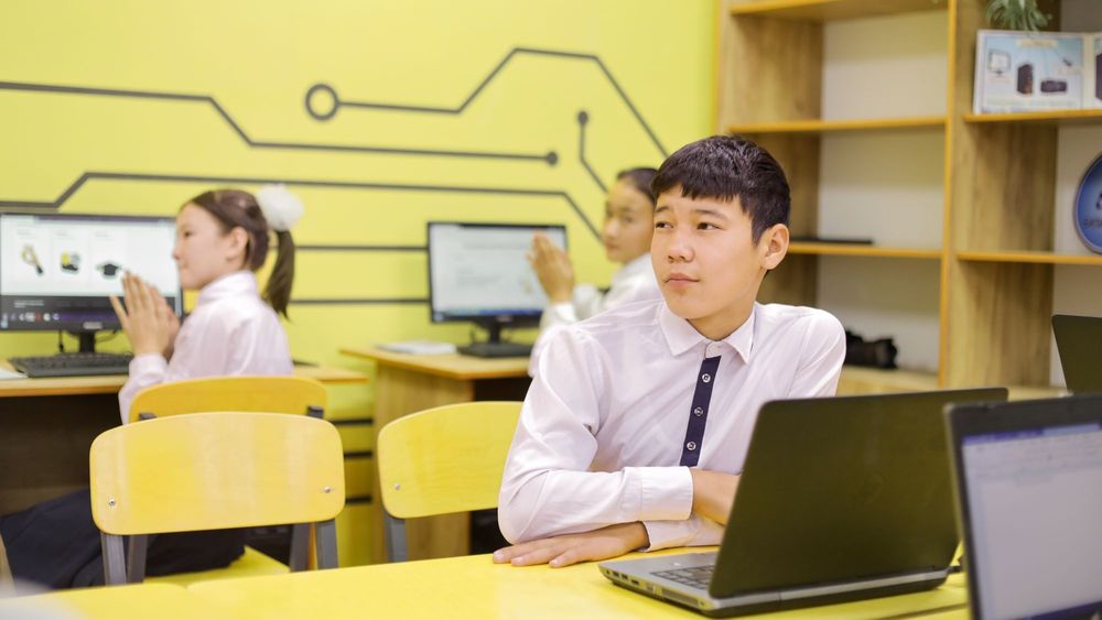 В школах Баткена открылись компьютерные классы от Beeline изображение публикации