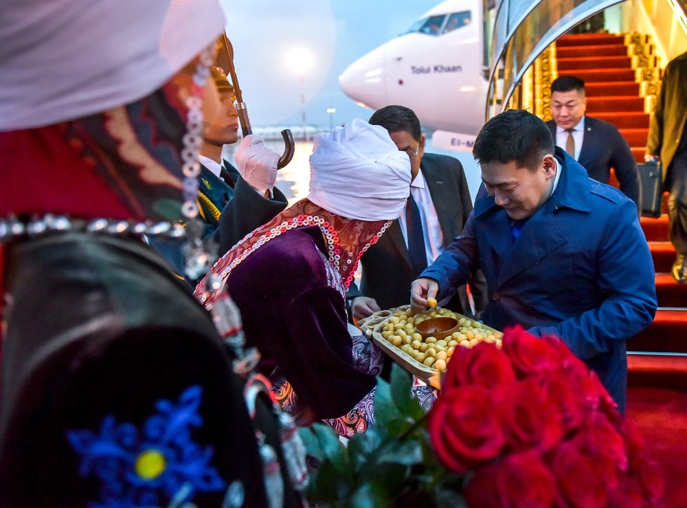 Премьер-министр Монголии прибыл в Кыргызстан с рабочим визитом (фото) изображение публикации