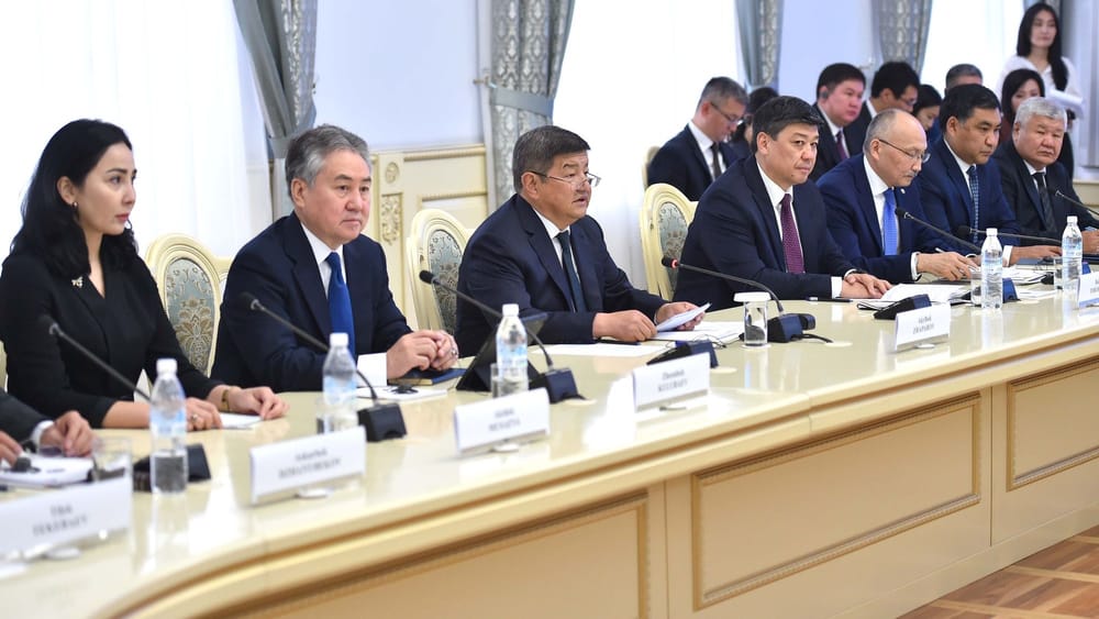 КР предложил КНР перевести КПП "Торугарт" и "Иркештам" на круглосуточный режим изображение публикации