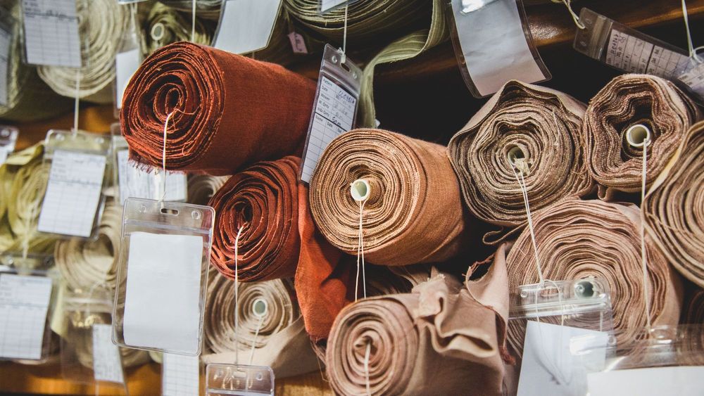 В Кыргызстане хотят создать базы для поставок текстильного сырья из Китая - замминистра экономики КР изображение публикации