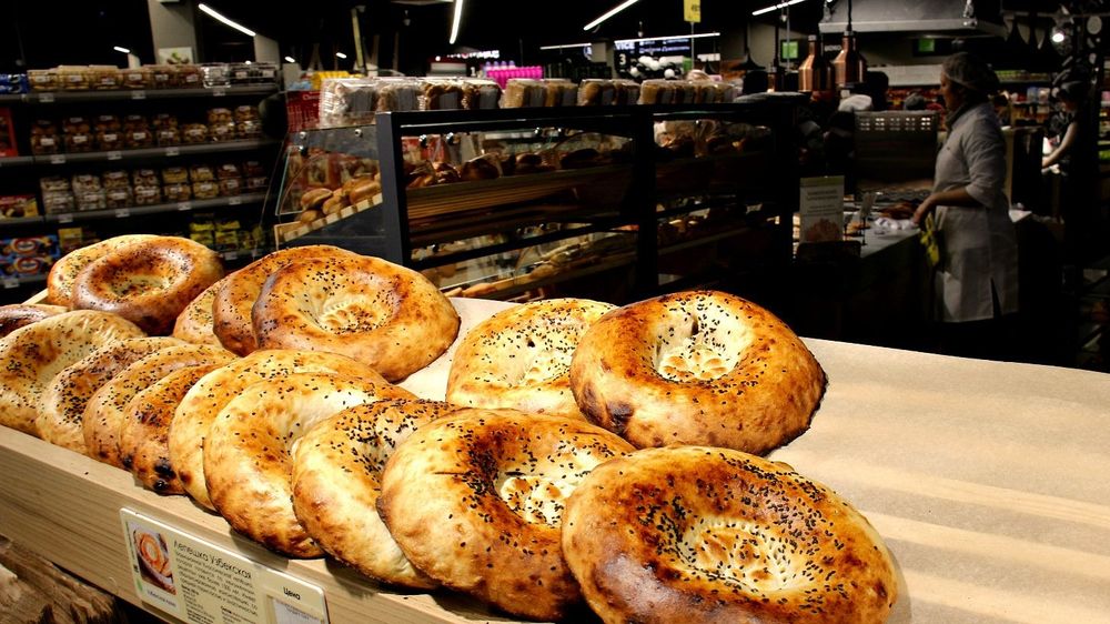Гипермаркет "Ак-Ниет" в Оше оштрафовали за завышение цен на хлеб изображение публикации