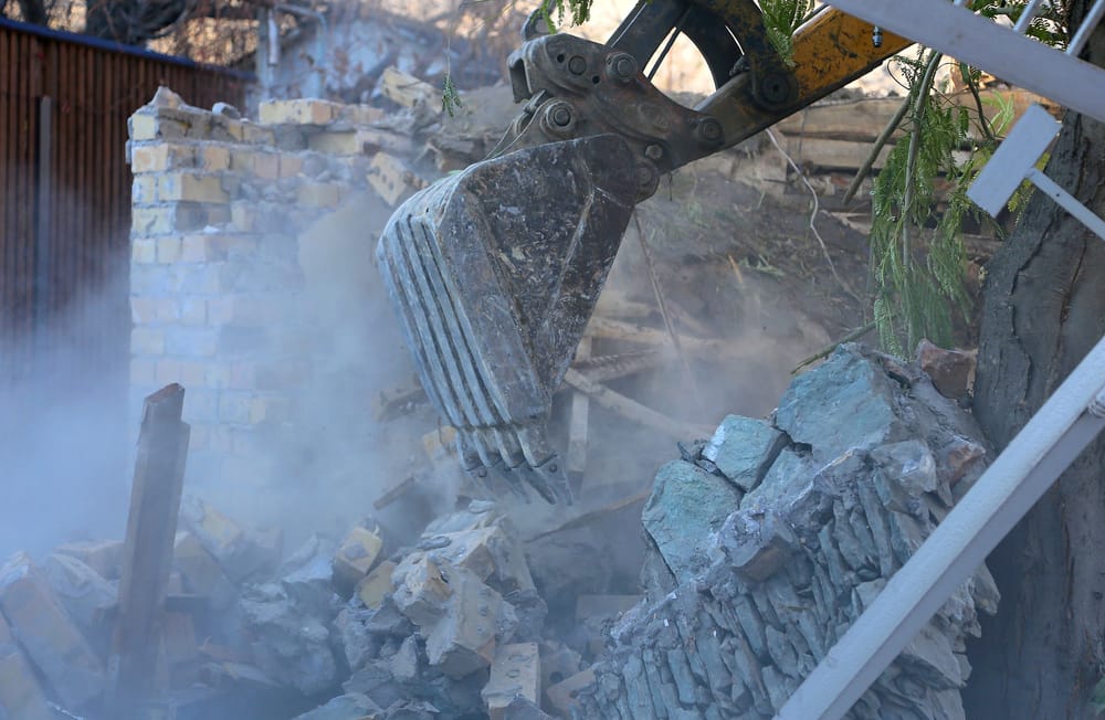 В Оше сносят объекты, вышедшие за красную линию — фото изображение публикации