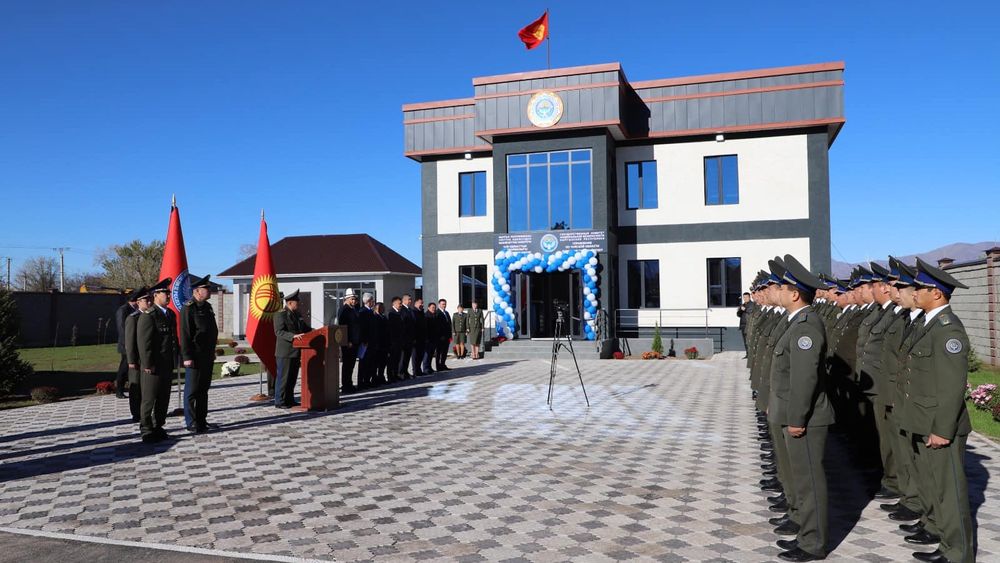 Камчыбек Ташиев снова открыл здание ГКНБ - на этот раз в Кемине изображение публикации