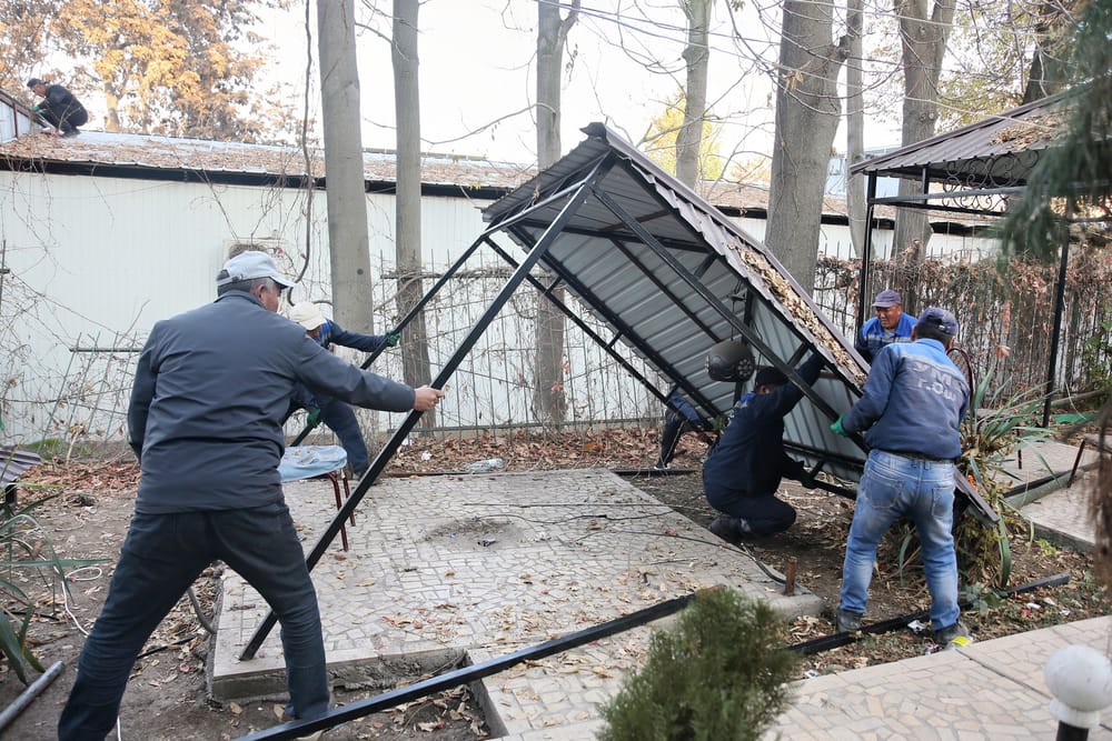 В Оше сносят незаконные точки общепита изображение публикации