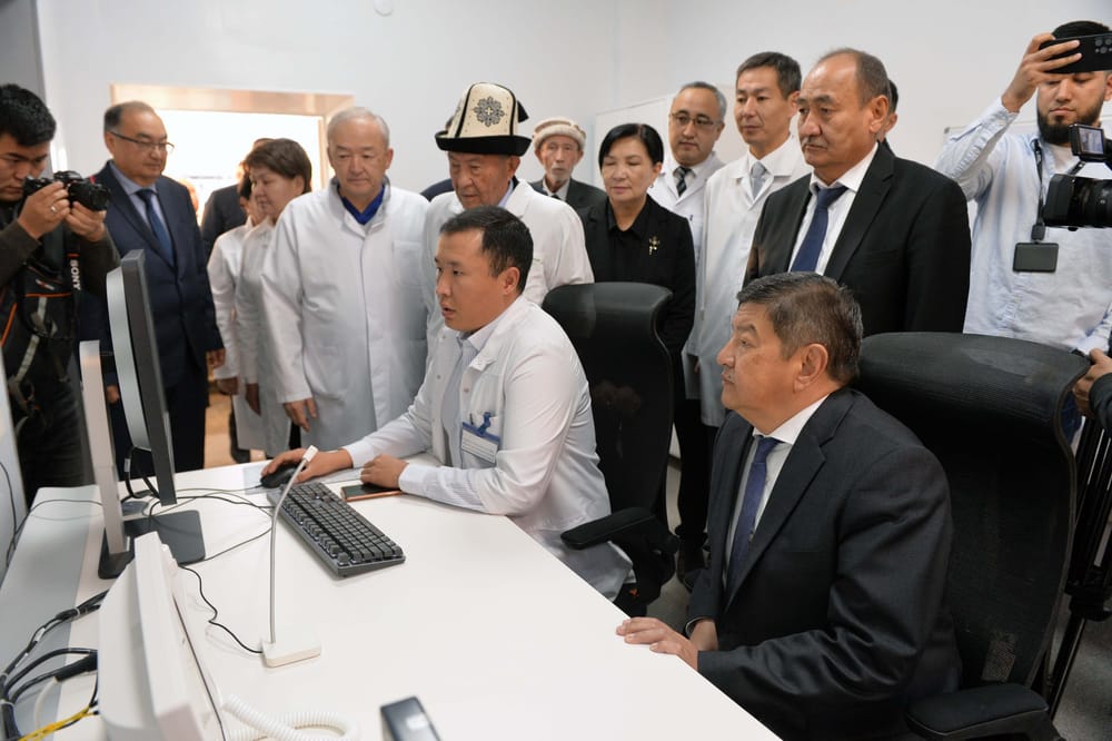 Акылбек Жапаров проинспектировал нацгоспиталь — осмотрел купленное за счет госбюджета и гранта ВБ медоборудование изображение публикации