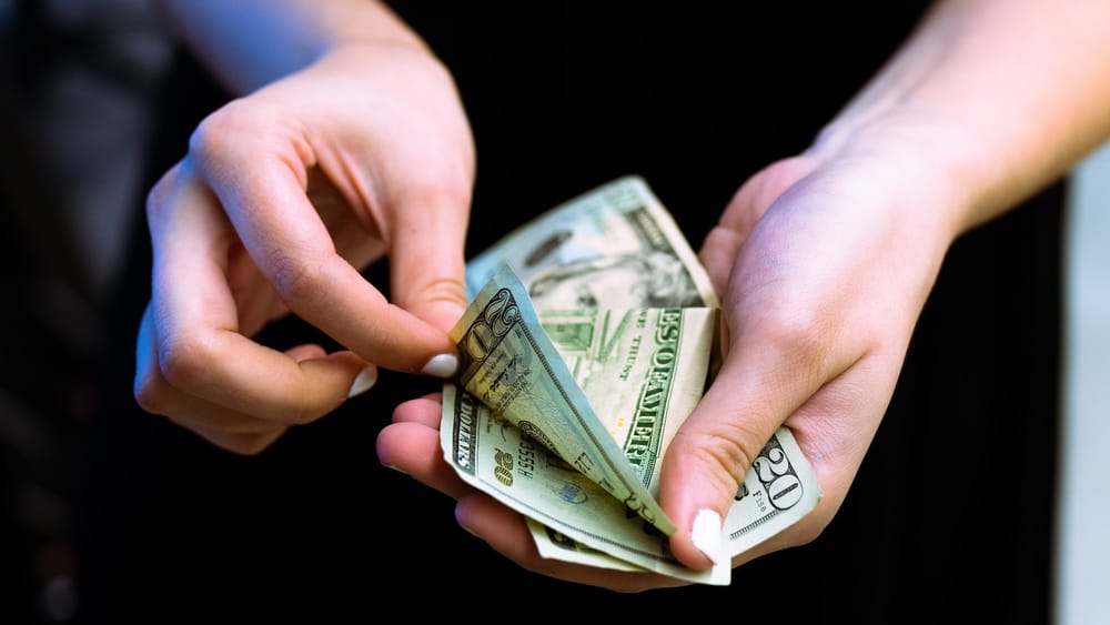 Рыночный курс 30 ноября — доллар по 89 сомов изображение публикации