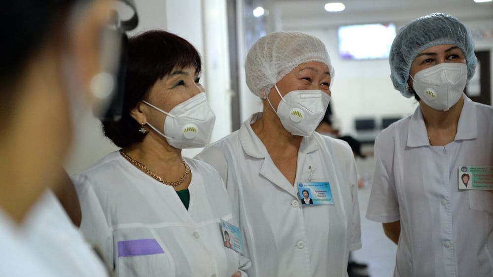 Сколько зарабатывают медики в Кыргызстане — данные Минздрава изображение публикации