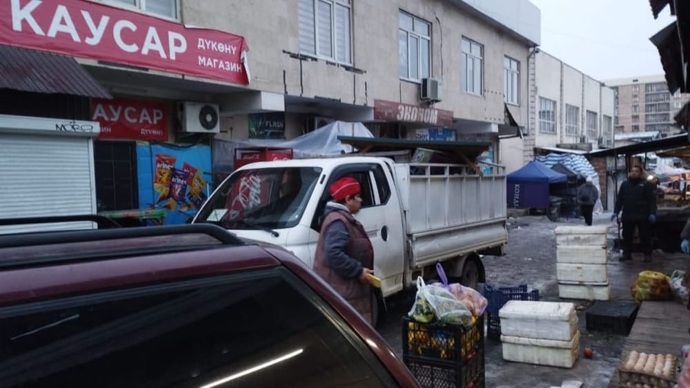 Мэрия ликвидировала 40 стихийных точек на Орто-Сайском рынке изображение публикации
