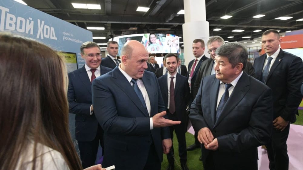 Глава кабмина КР на день слетал в Москву — с кем встретился Акылбек Жапаров изображение публикации