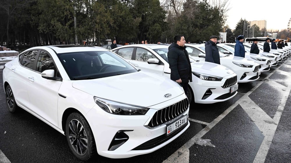 Судебному департаменту передали автомашины на 92.1 млн сомов изображение публикации