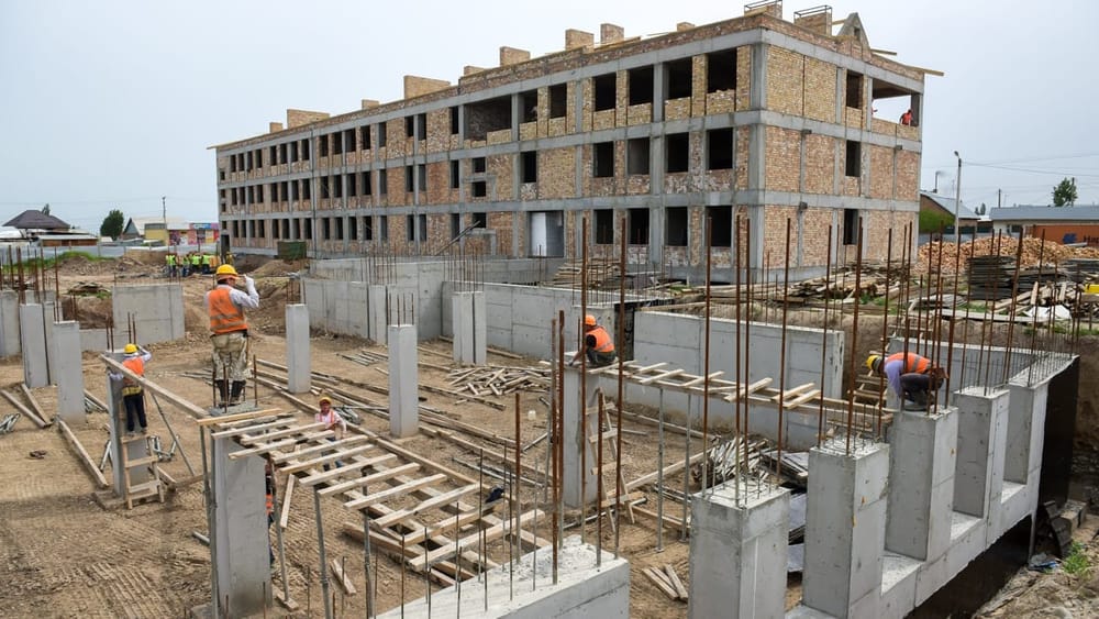 В 2024 году на строительство соцобъектов выделят 8 млрд сомов изображение публикации