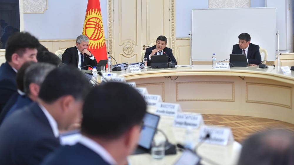 Жогорку Кенеш передаст кабмину полномочия по приватизации госсобственности изображение публикации