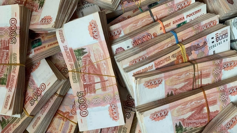 Узбекистанец намеревался вывезти в КР 80 млн рублей — он задержан изображение публикации