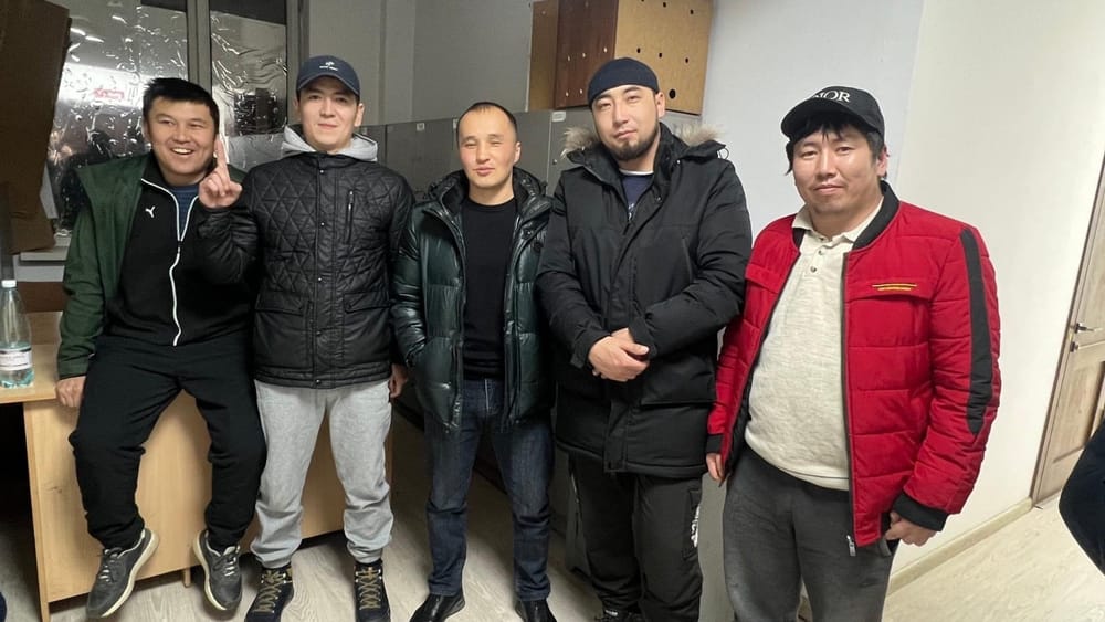 Суд в Бишкеке отправил в СИЗО 11 независимых журналистов изображение публикации