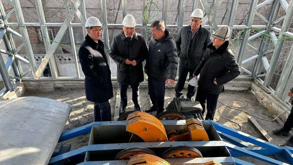 В КР трехэтажное здание испытали на сейсмостойкость — оно выдержало землетрясение в 7.5 балла изображение публикации