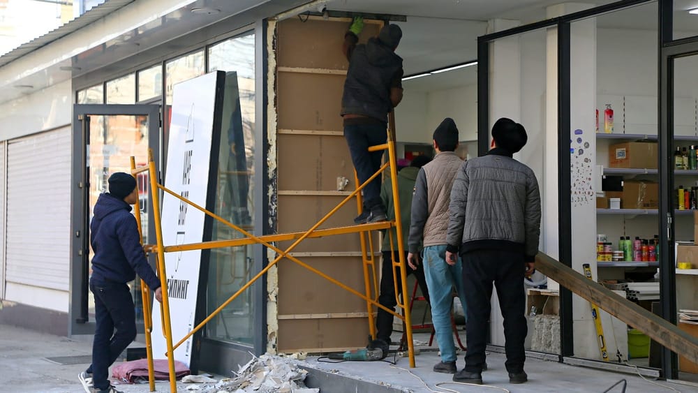 В Оше продолжают сносить незаконные объекты – фото изображение публикации