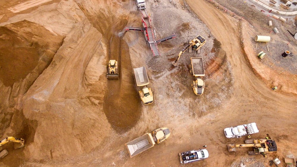 Садыр Жапаров отложил запрет на вывоз из КР золотосодержащих руд и концентратов изображение публикации