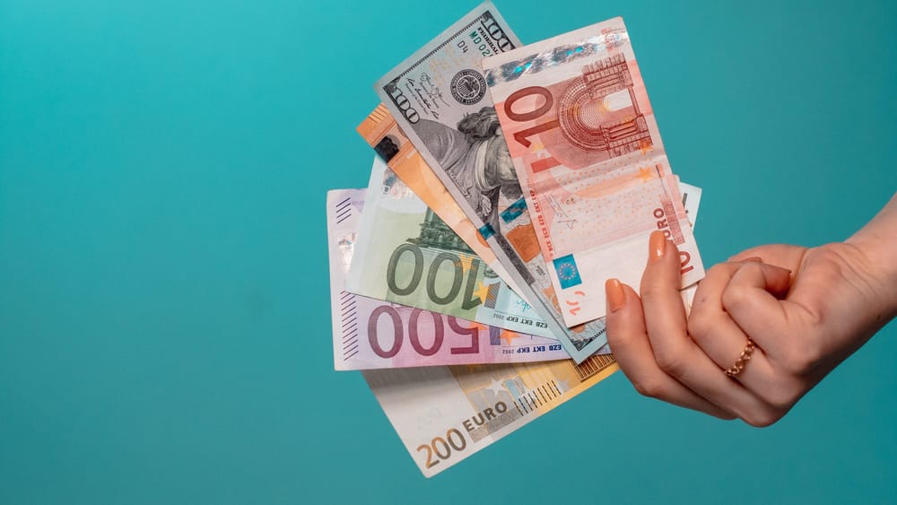 Сом подорожал ко всем основным валютам — официальные курсы изображение публикации