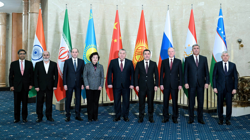 Садыр Жапаров выступил за скорейшую «разморозку» активов Нацбанка Афганистана изображение публикации