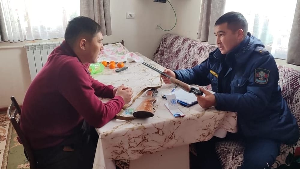 Операция «Арсенал» на Иссык-Куле: изъято 15 единиц оружия, наложены штрафы на 78 тысяч сомов изображение публикации