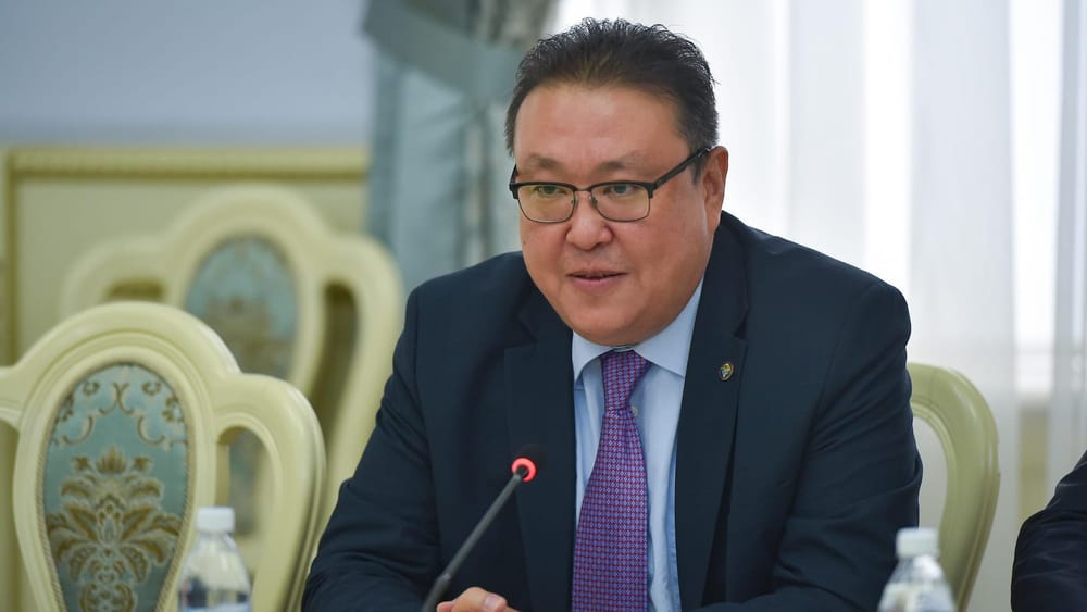 Алмаза Исанова освободили от должности в администрации президента – он переходит на другую работу изображение публикации