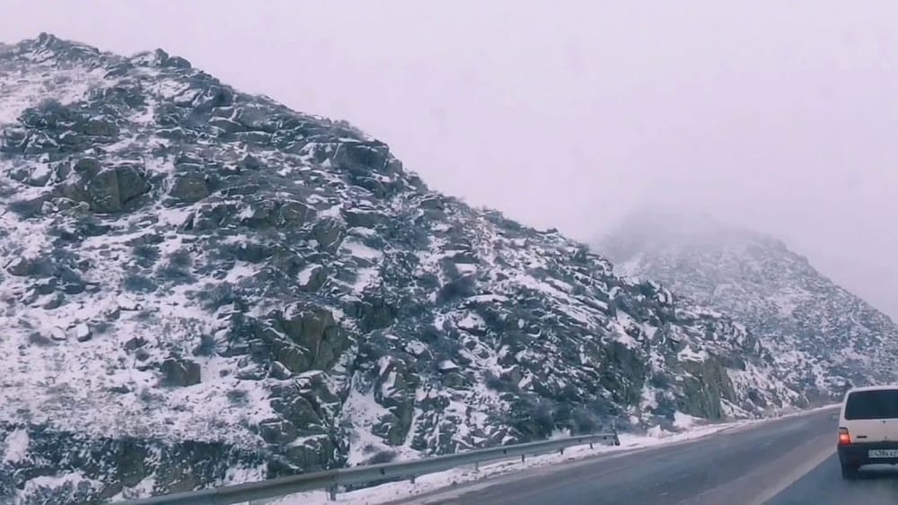 Из-за погодных условий приостановлено движение по трассе Бишкек – Алматы изображение публикации