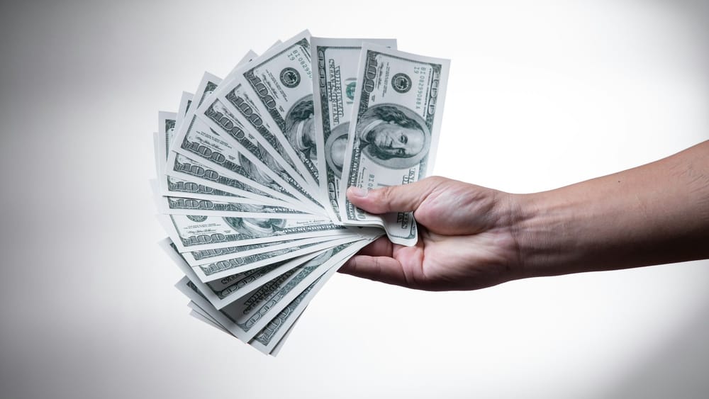 Комбанки КР приобрели на валютных торгах $12.8 млн изображение публикации