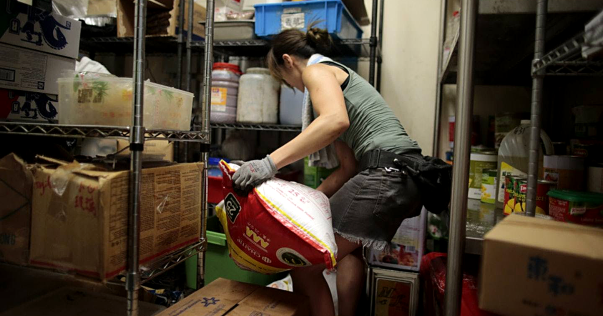 Женщины в Кыргызстане до сих пор ограничены в выборе профессии – список содержит 400 видов работ изображение публикации