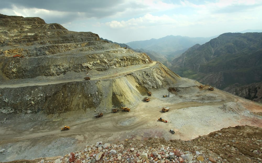 На месторождении Бозымчак отработан карьер – начинается подземная добыча изображение публикации