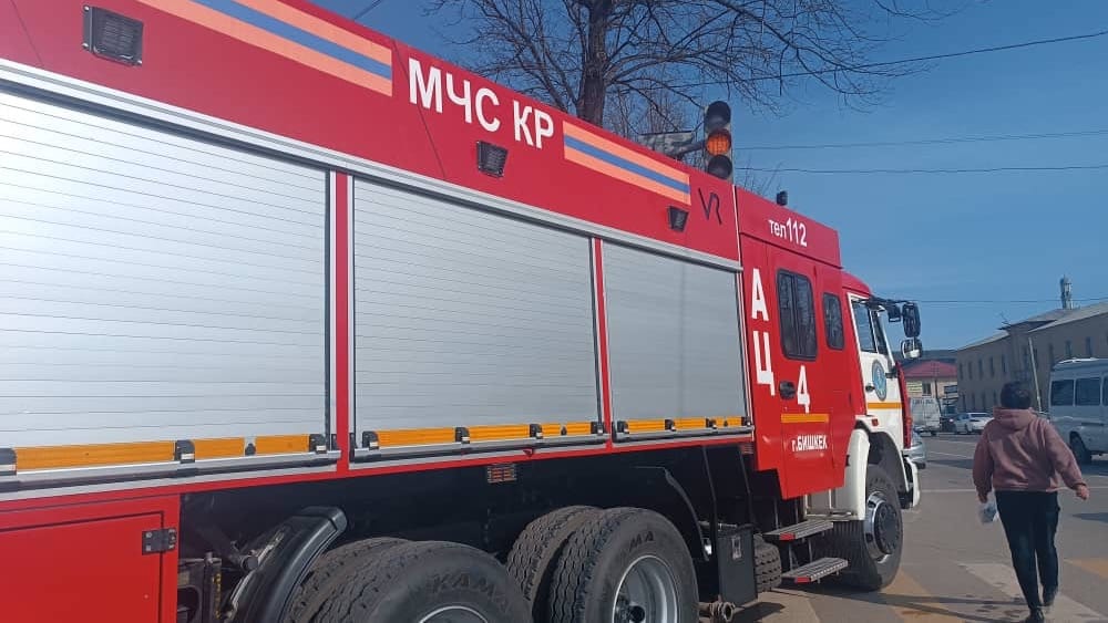 В торговом центре возле Ошского рынка произошел пожар – видео изображение публикации