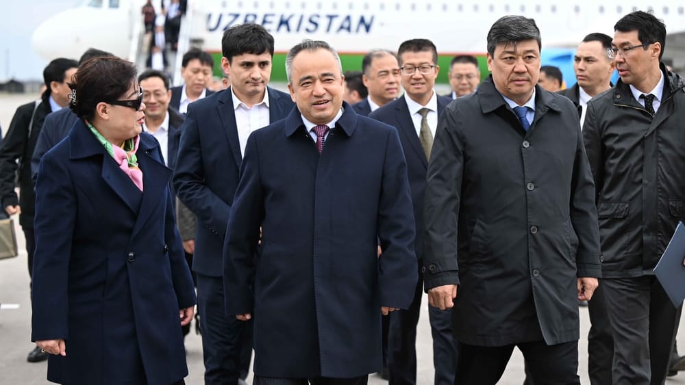 В КР прибыль председатель Народного правительства СУАР Эркин Тунияз изображение публикации