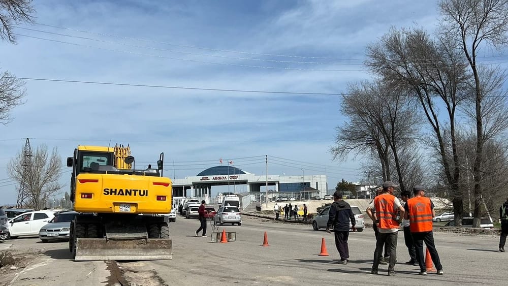 Возле КПП «Ак-Жол» снесли незаконные торговые объекты – ФОТО изображение публикации