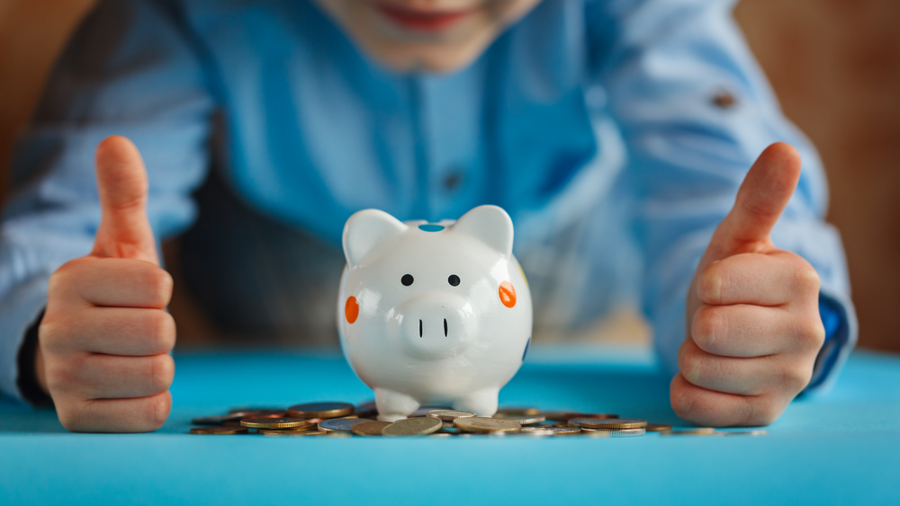 С 1 июня детям-сиротам в КР откроют госдепозиты — на их счета государство внесет по 500 тысяч сомов изображение публикации